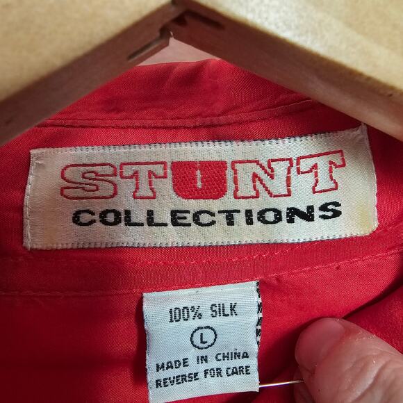 Women's Vintage 100% Silk Button Up Red Shirt Sz Large Shoulder Pads 80s 90s - Picture 2 of 10